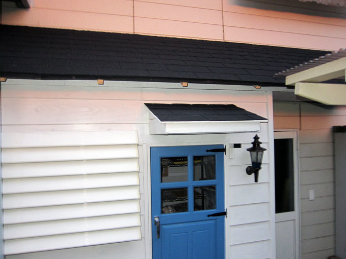 Ministork通信 ドア上に軒を追加しました